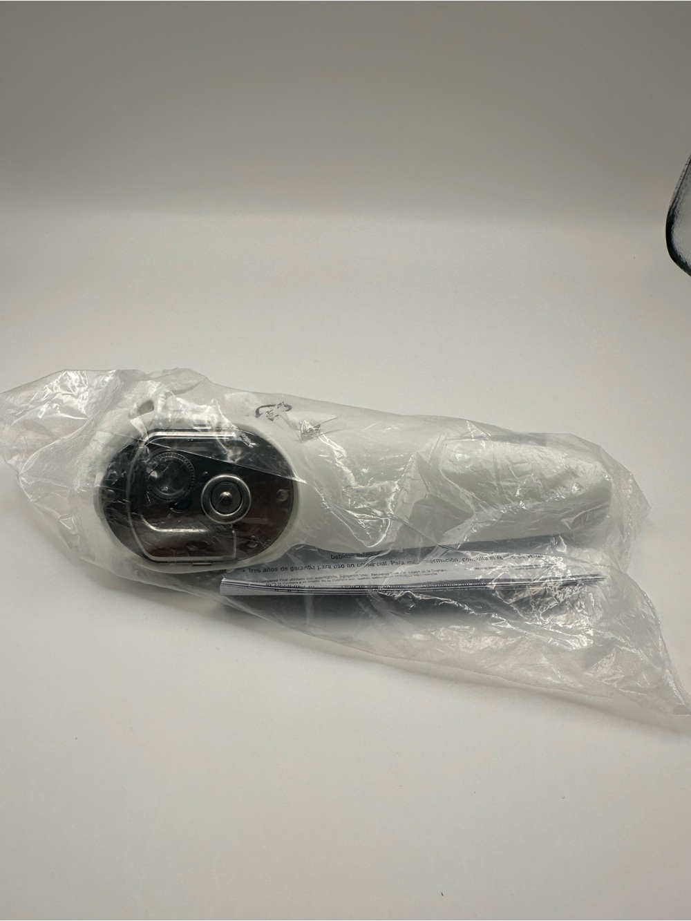 Pampered Chef Smooth-Edge Can Opener in White - Picture 2 of 2